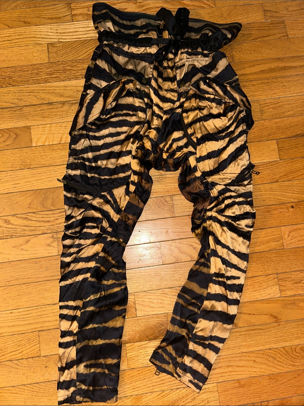 FAITH CONNEXION sz XS/S Black/Gold Animal print 100% silk high waisted pants